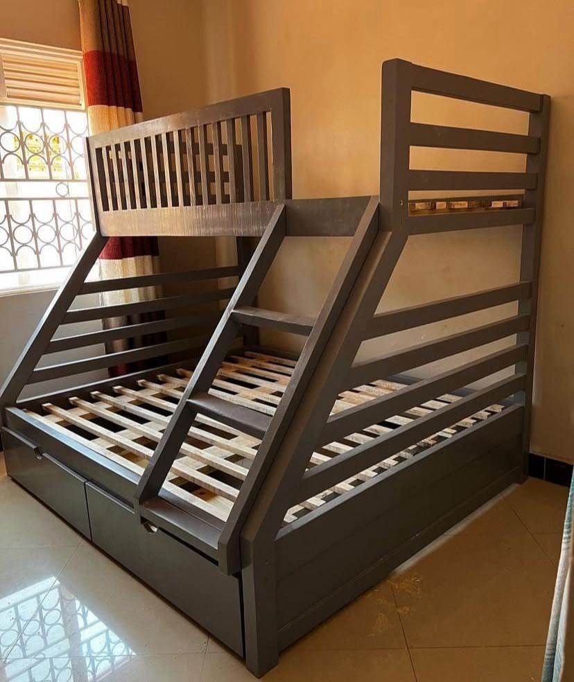 Deck Bed - Space-saving deck bed design